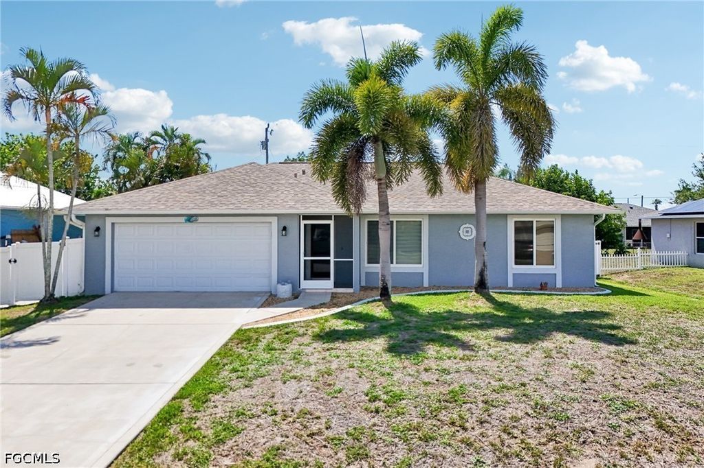 808 SW 14th PL, Cape Coral, FL 33991