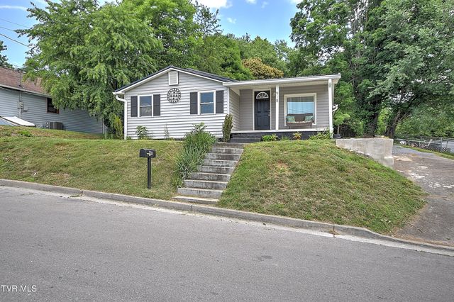918 South Cedar Avenue, Elizabethton, TN 37643