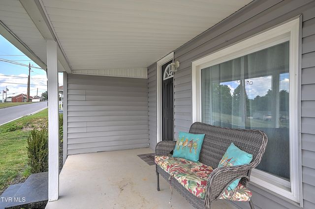 918 South Cedar Avenue, Elizabethton, TN 37643