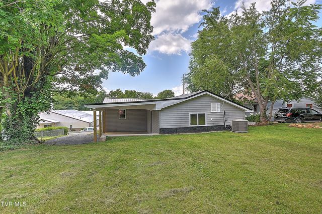 918 South Cedar Avenue, Elizabethton, TN 37643