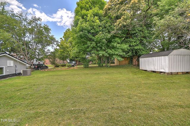 918 South Cedar Avenue, Elizabethton, TN 37643