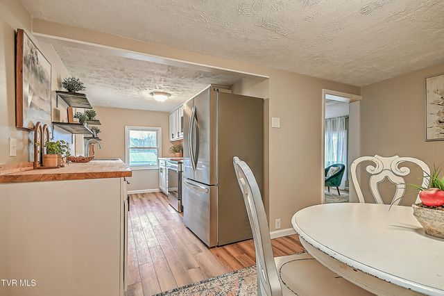 918 South Cedar Avenue, Elizabethton, TN 37643