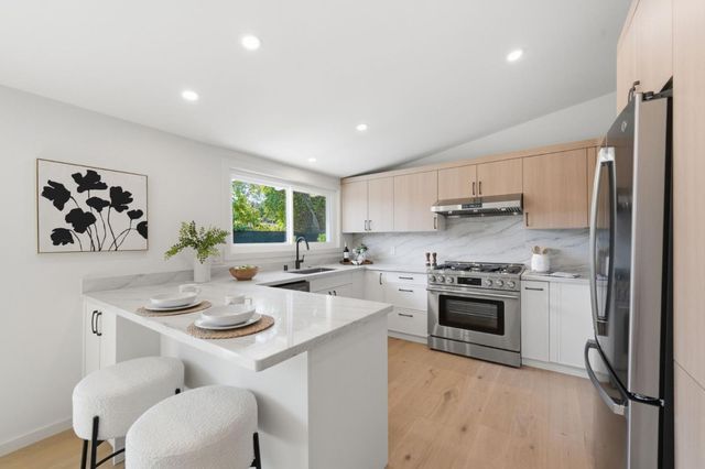 832 Pebblelake Court, Sunnyvale, CA 94089