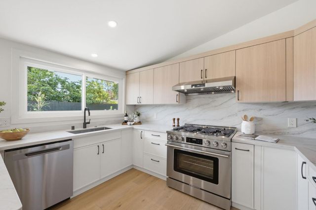 832 Pebblelake Court, Sunnyvale, CA 94089
