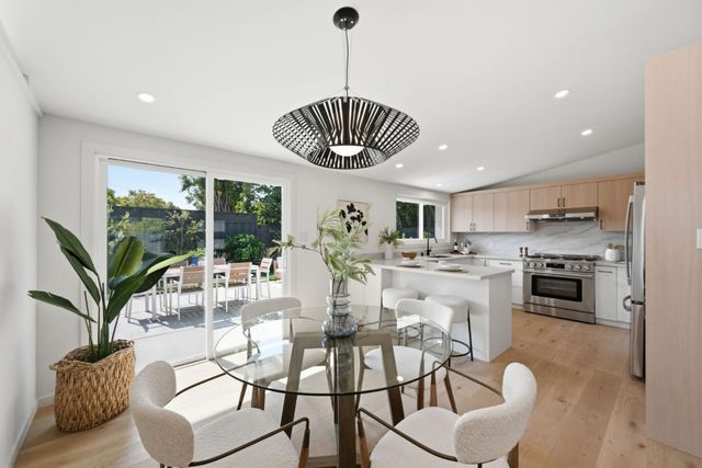 832 Pebblelake Court, Sunnyvale, CA 94089