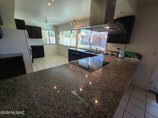 9270 E 8th Street, Tucson, AZ 85710