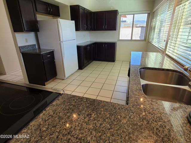 9270 E 8th Street, Tucson, AZ 85710