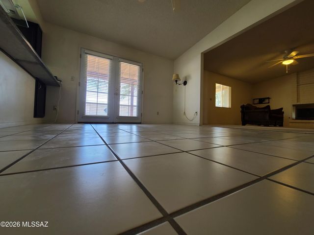 9270 E 8th Street, Tucson, AZ 85710