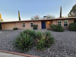 9270 E 8th Street, Tucson, AZ 85710