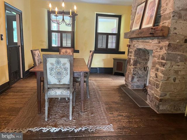969 N GRANGE AVE, Collegeville, PA 19426