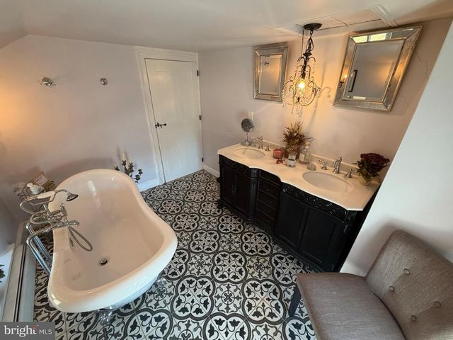969 N GRANGE AVE, Collegeville, PA 19426