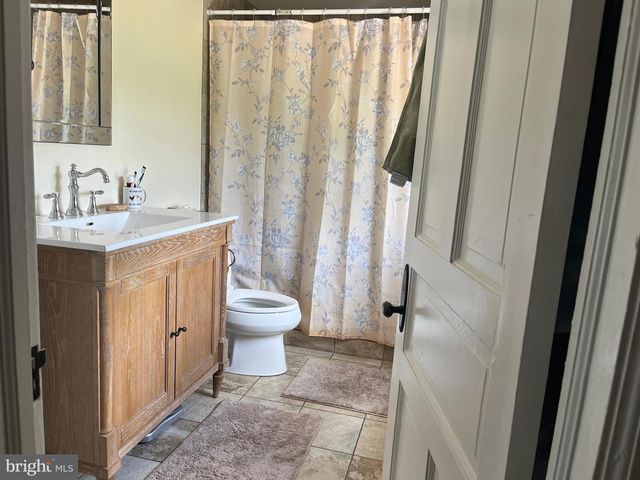 969 N GRANGE AVE, Collegeville, PA 19426