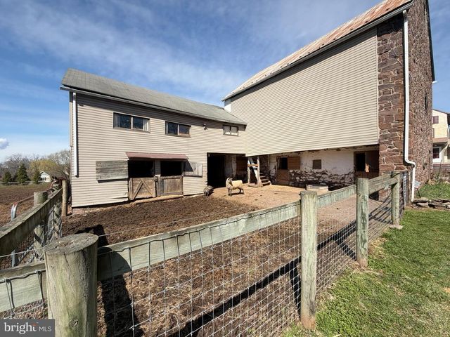 969 N GRANGE AVE, Collegeville, PA 19426