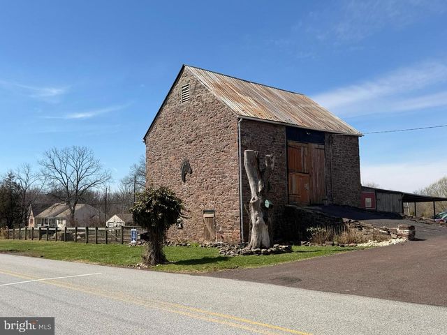 969 N GRANGE AVE, Collegeville, PA 19426