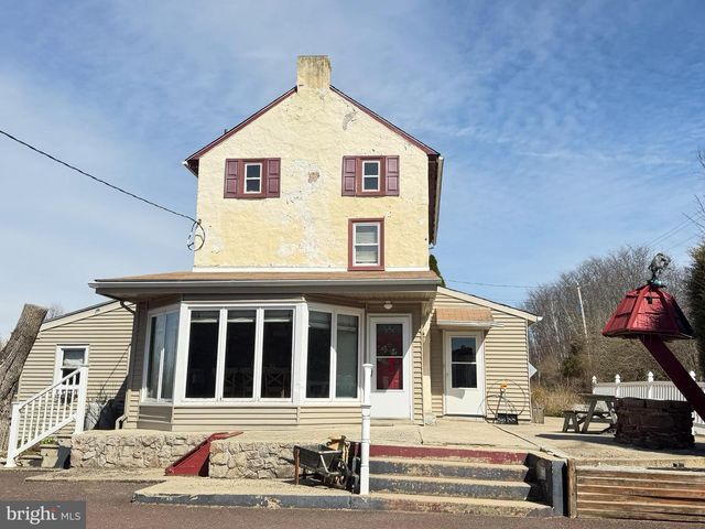 969 N GRANGE AVE, Collegeville, PA 19426