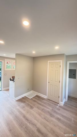 216 Nagatuck Avenue, Milford, CT 06460