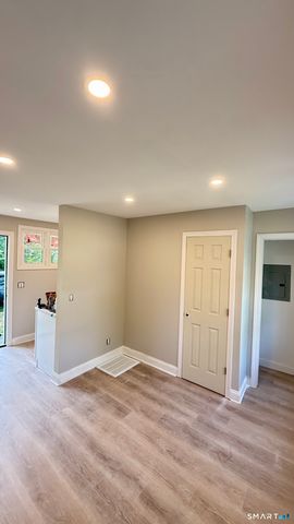 216 Nagatuck Avenue, Milford, CT 06460
