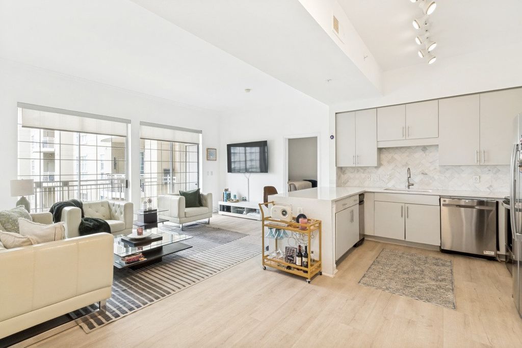 3225 Turtle Creek Boulevard 1229, Dallas, TX 75219