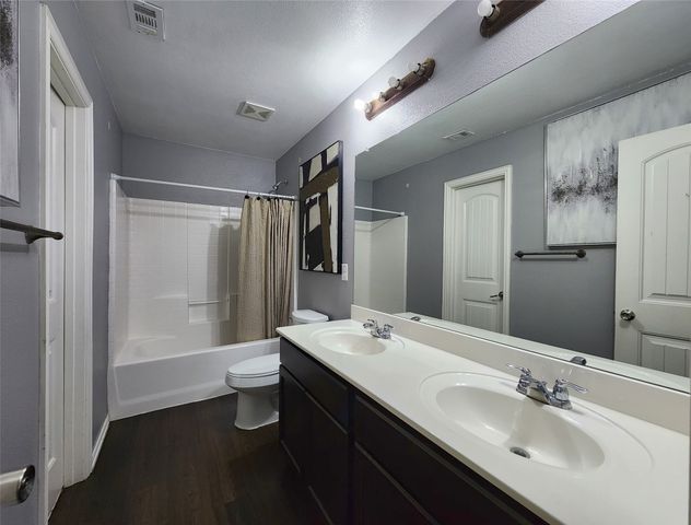 7982 Los Alamitos Lane, Fort Worth, TX 76140