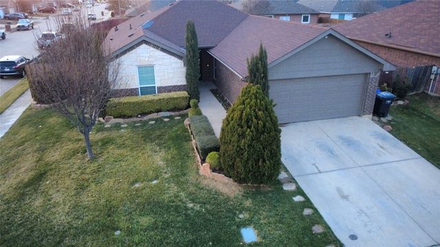 7982 Los Alamitos Lane, Fort Worth, TX 76140