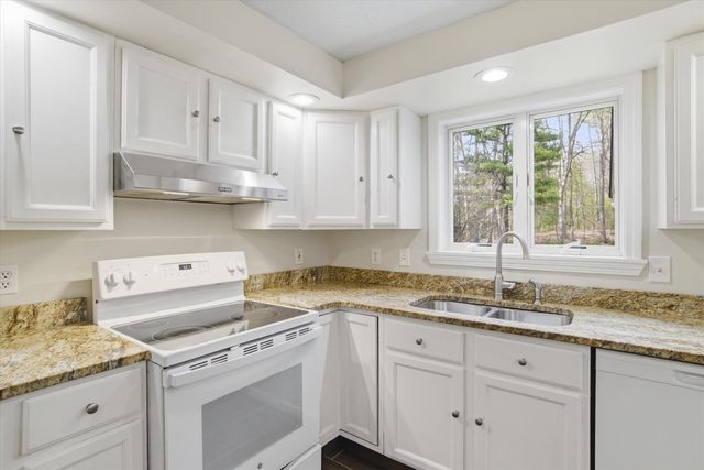 23 Mcquestion Road, Merrimack, NH 03054