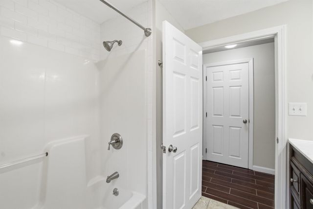 23 Mcquestion Road, Merrimack, NH 03054