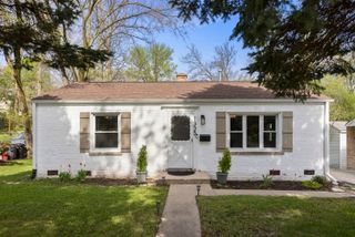 1335 College Avenue, Wheaton, IL 60187