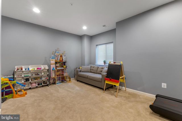 12831 CLARKSBURG SQUARE RD, Clarksburg, MD 20871