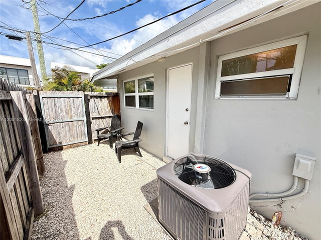 924 NE 17th Terrace 1, Fort Lauderdale, FL 33304