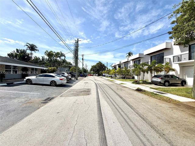 924 NE 17th Terrace 1, Fort Lauderdale, FL 33304