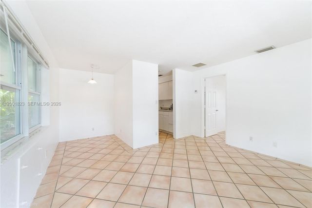 924 NE 17th Terrace 1, Fort Lauderdale, FL 33304