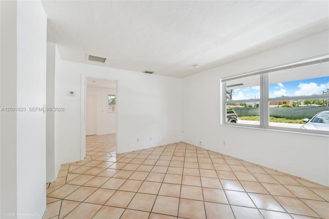 924 NE 17th Terrace 1, Fort Lauderdale, FL 33304