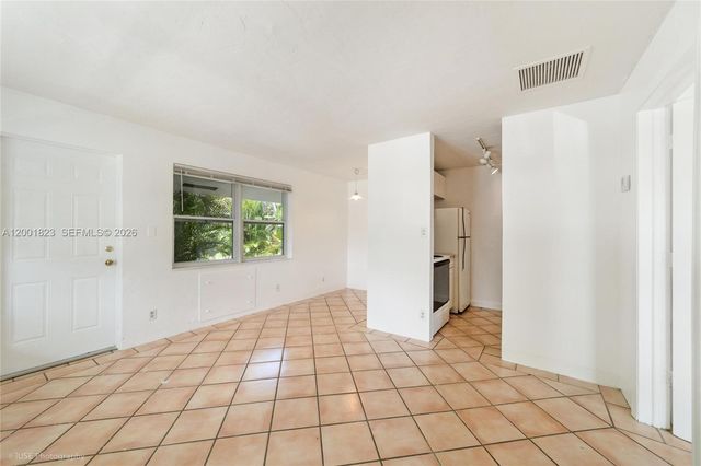 924 NE 17th Terrace 1, Fort Lauderdale, FL 33304