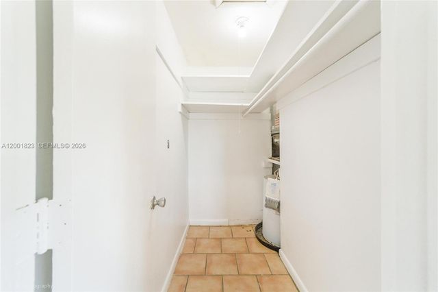 924 NE 17th Terrace 1, Fort Lauderdale, FL 33304