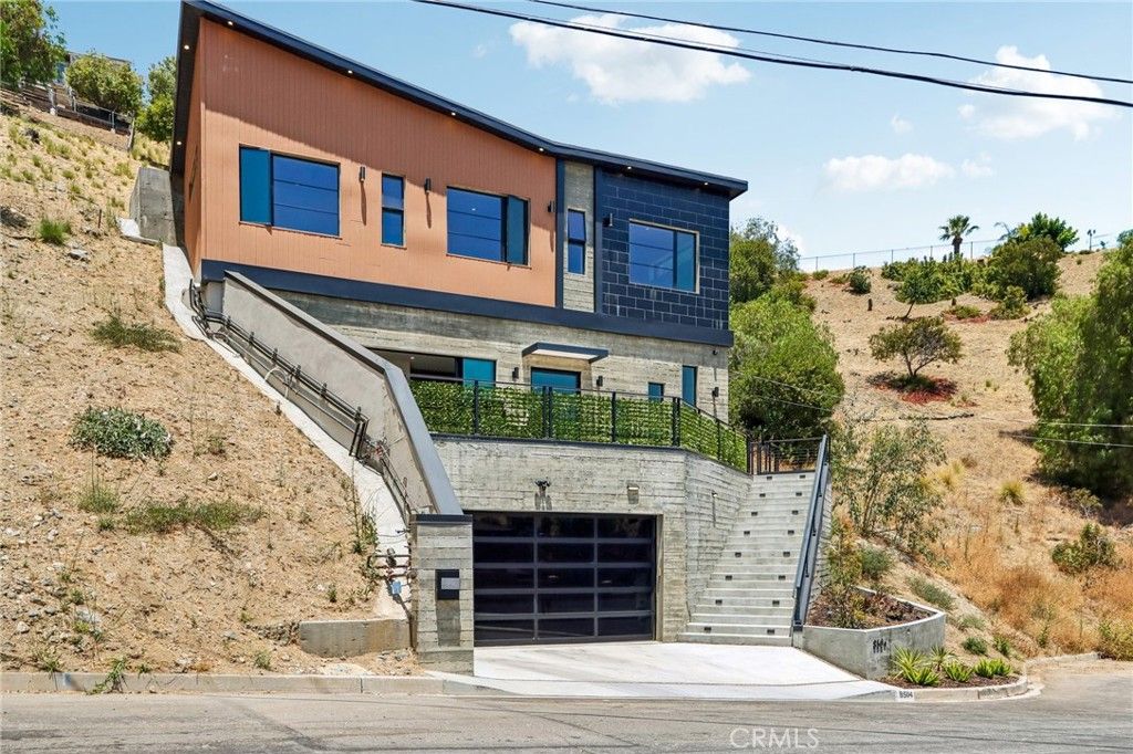 8504 Outland View Drive, Sun Valley, CA 91352 — photo 4