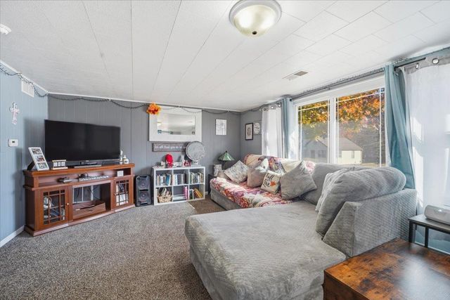 537 1st Street, Evansdale, IA 50707