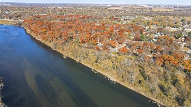 537 1st Street, Evansdale, IA 50707