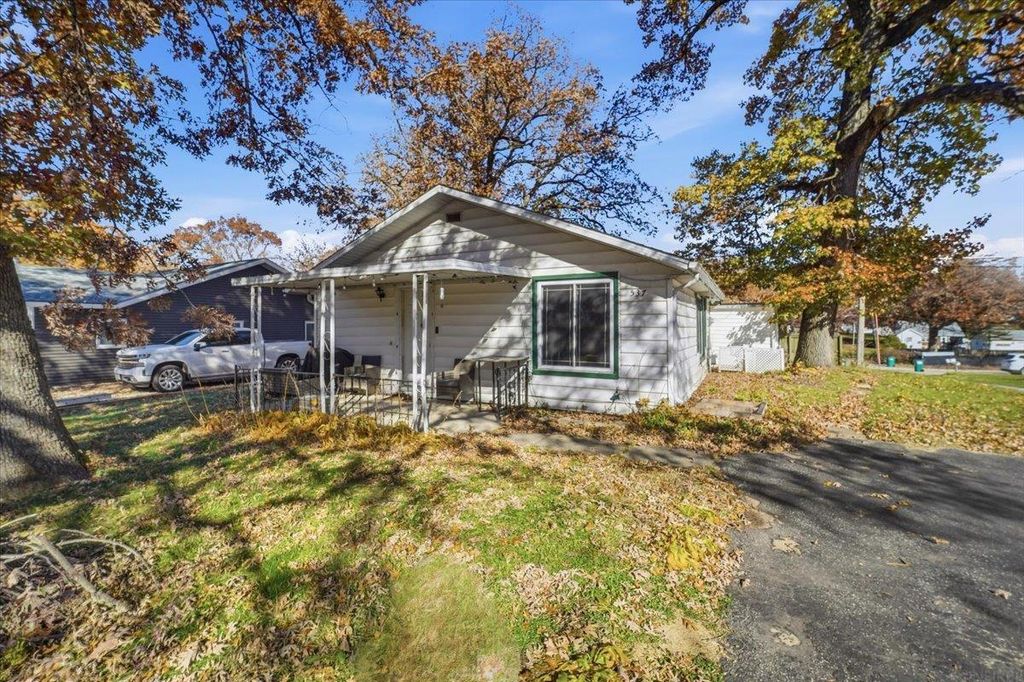 537 1st Street, Evansdale, IA 50707