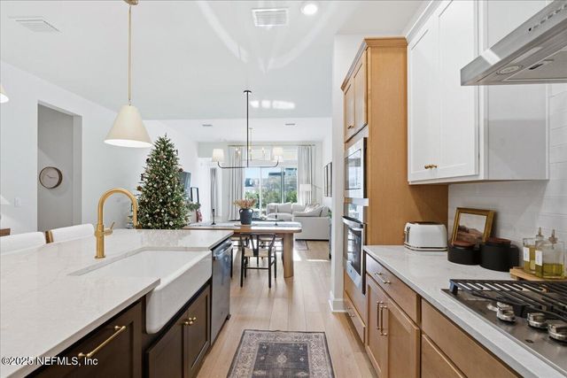 5570 DAIRY FARM Road, Jacksonville, FL 32224