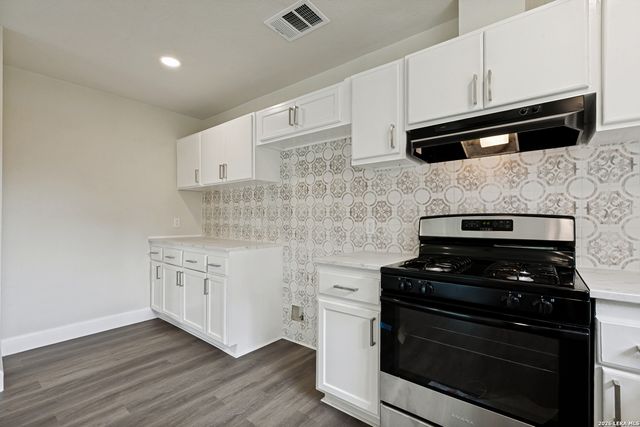 1950 LAMAR ST, San Antonio, TX 78202