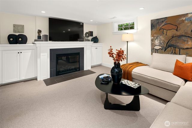 2057 McGilvra Boulevard E, Seattle, WA 98112