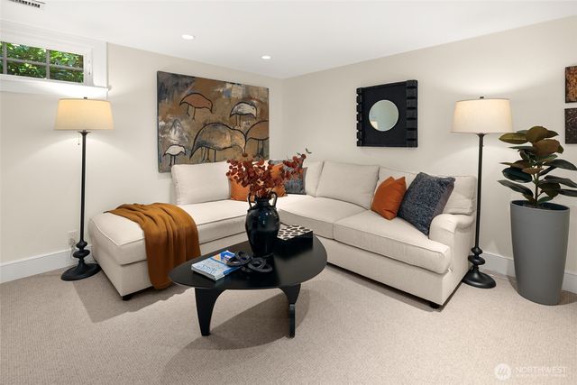 2057 McGilvra Boulevard E, Seattle, WA 98112