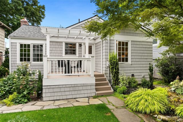2057 McGilvra Boulevard E, Seattle, WA 98112