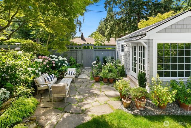 2057 McGilvra Boulevard E, Seattle, WA 98112