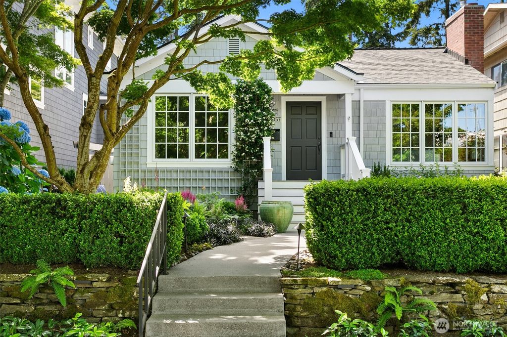 2057 McGilvra Boulevard E, Seattle, WA 98112