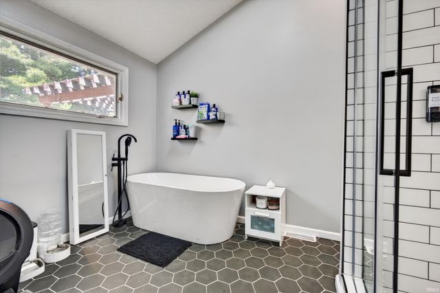 11125 Oak Pointe Trail, Fort Wayne, IN 46845