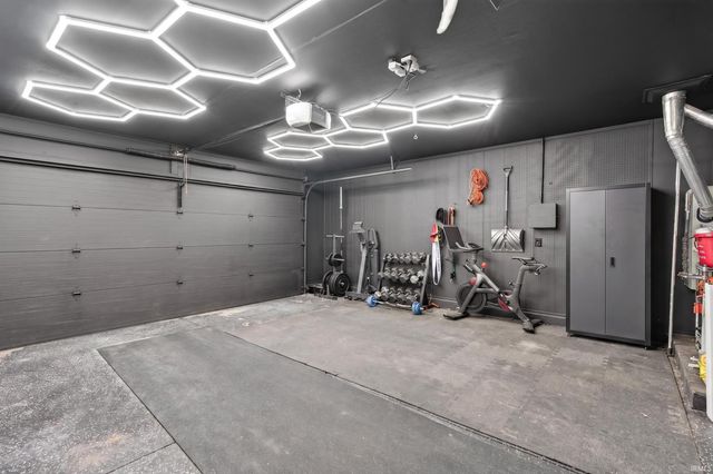 11125 Oak Pointe Trail, Fort Wayne, IN 46845