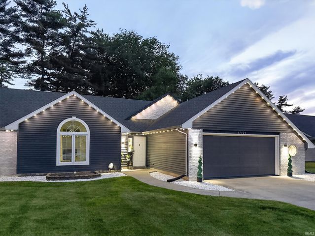 11125 Oak Pointe Trail, Fort Wayne, IN 46845