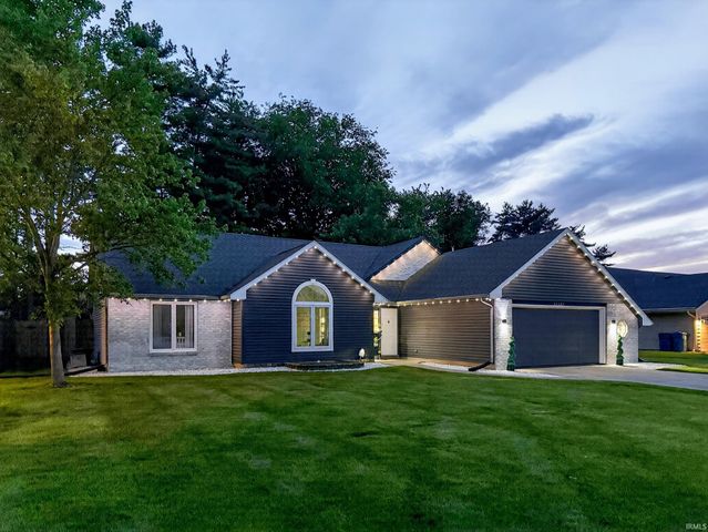 11125 Oak Pointe Trail, Fort Wayne, IN 46845