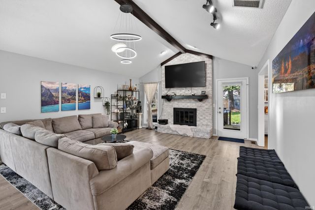 11125 Oak Pointe Trail, Fort Wayne, IN 46845